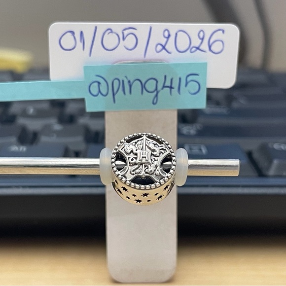 Pandora Harry Potter Hogwarts School of Witchcraft and Wizardry Charm - Picture 3 of 14